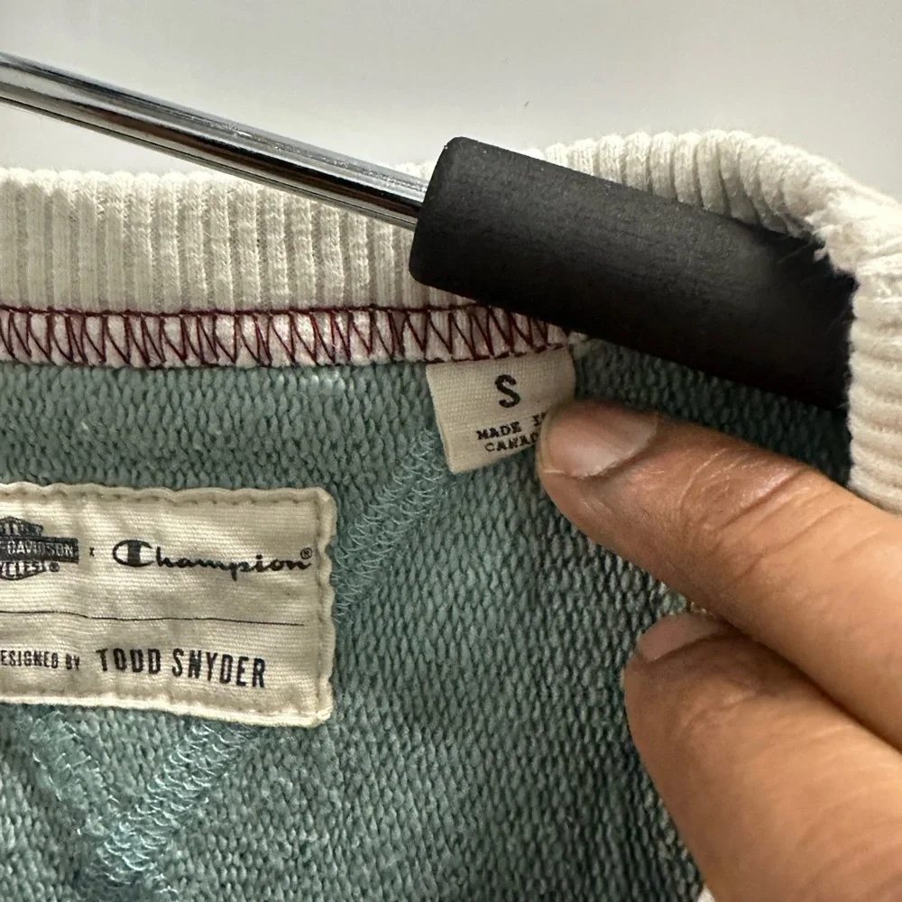 Champion Men's Light Blue Crewneck Sweater - Picture 2 of 2